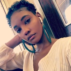 Meet your Posher, Danielle